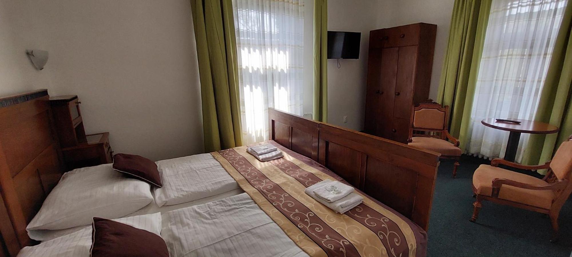Hotel Grand Řevnice Eksteriør billede
