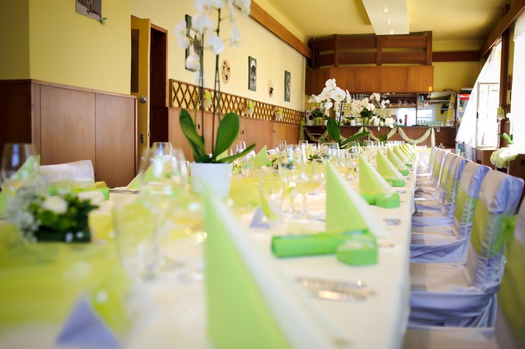 Hotel Grand Řevnice Eksteriør billede